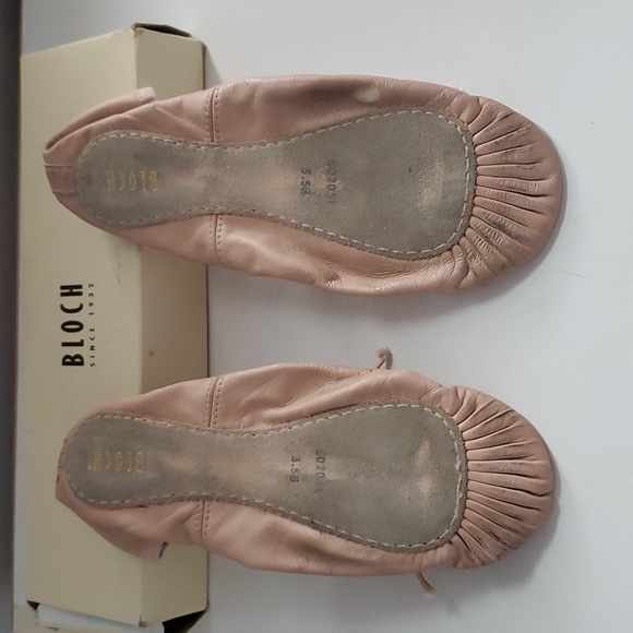 Bloch Soft Toe Ballet Shoe In Pink- size 6 (size 3.5B) - Picture 3 of 4